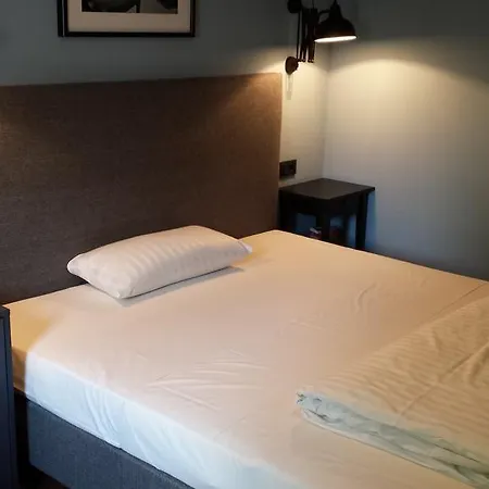 Hotel Henry