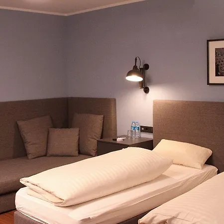 Hotel Henry 3*