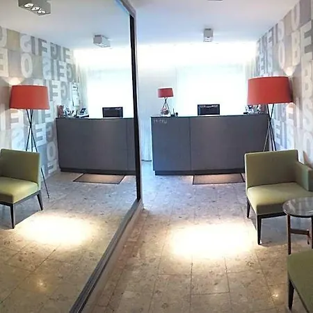 Henry Hotel 3*