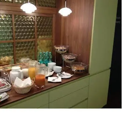 Henry Hotel 3*