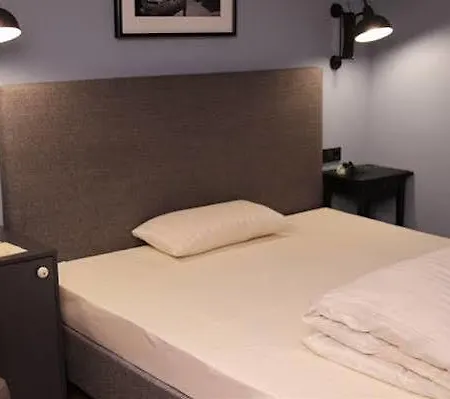 Hotel Henry 3*