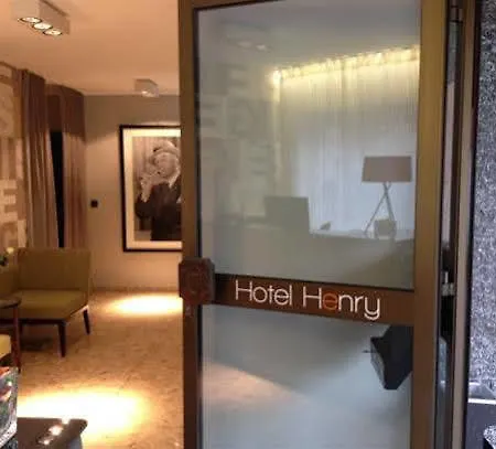 Henry فندق